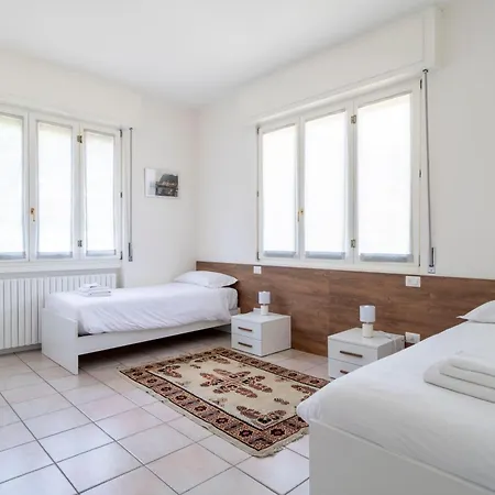 Aurora House - Balcone Vista - Parking Apartamento Rezzonico