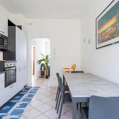 Aurora House - Balcone Vista - Parking Apartamento Rezzonico