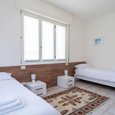 Aurora House - Balcone Vista - Parking
