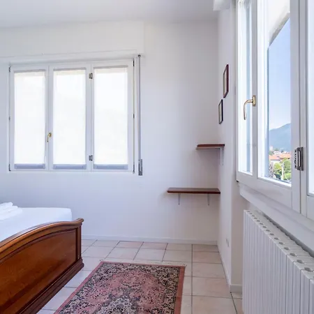 Aurora House - Balcone Vista - Parking Apartamento Rezzonico
